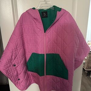 NWOT lightweightquilted poncho